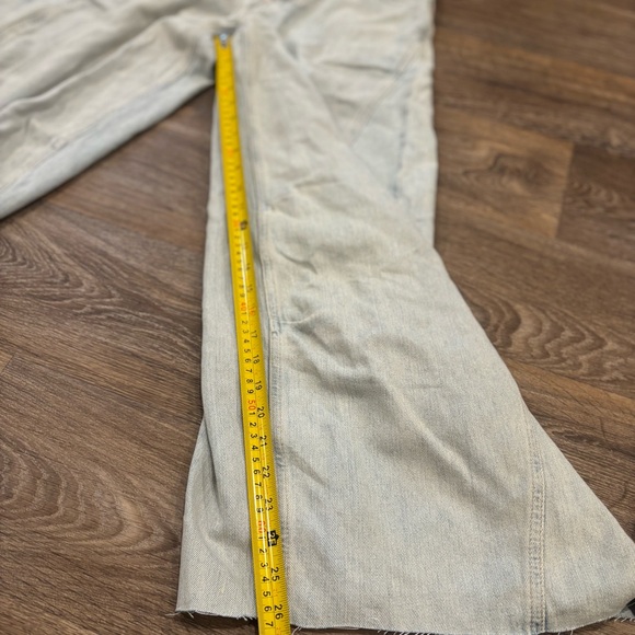 NWOT We The Free Westward Demi Jeans Raw Hem Cropped Denim Women’s 25 - Picture 8 of 9